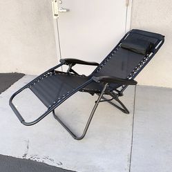 (New in Box) $40 Black color Outdoor Patio Folding Gravity Recliner Adjustable Lounge Chair Textilene Mesh (Black) 