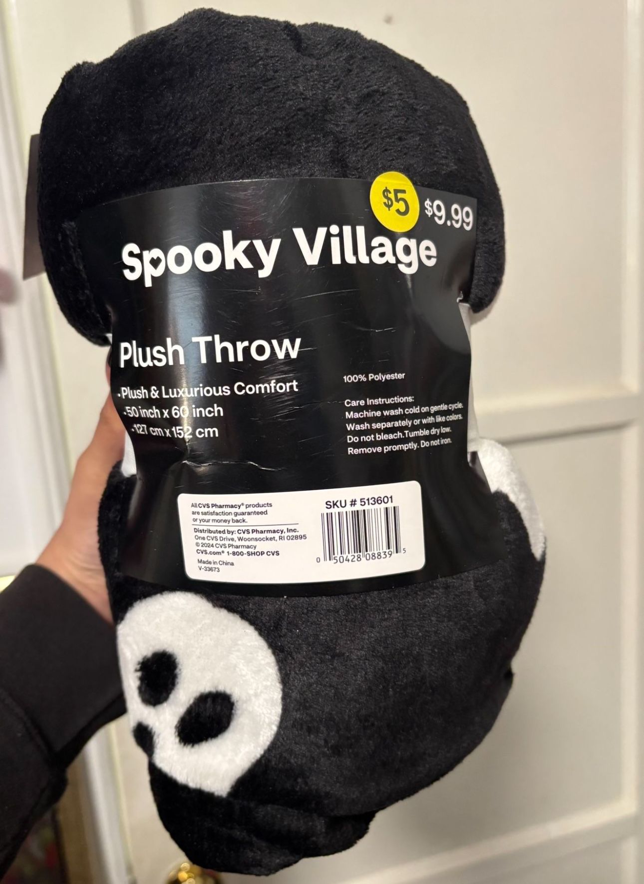 Spooky Village Plush Black And White Ghost Blanket New