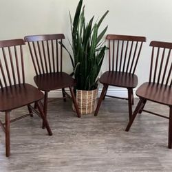 Walnut Windsor Dining Chairs Set of 4 Wooden Dining Chairs Set of 4 Walnut Spindle Dining Chairs for
