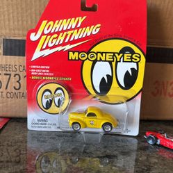 Johnny Lightning Moon Eyes Limited Edition 1941 Willys