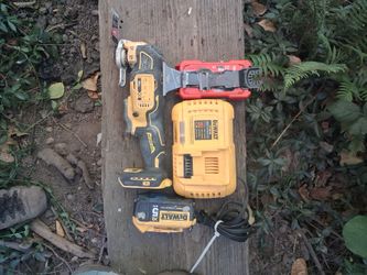 Dewalt Oscillating multi-tool+ battery and charger