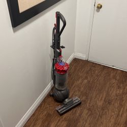 Dyson vacuum 