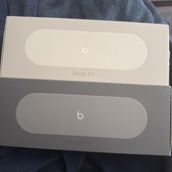Beats Pill x Kim Kardashian