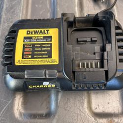 Dealt 6 Amp Charger