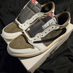 Travis Scott Medium Olive 