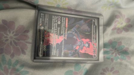 Destin rivals Mewtwo EX