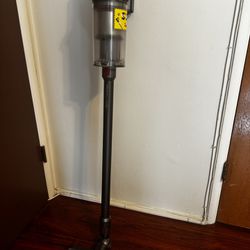 Dyson Stick Vacuum With Charger