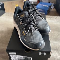 Under Armour Cleats Youth Size 5