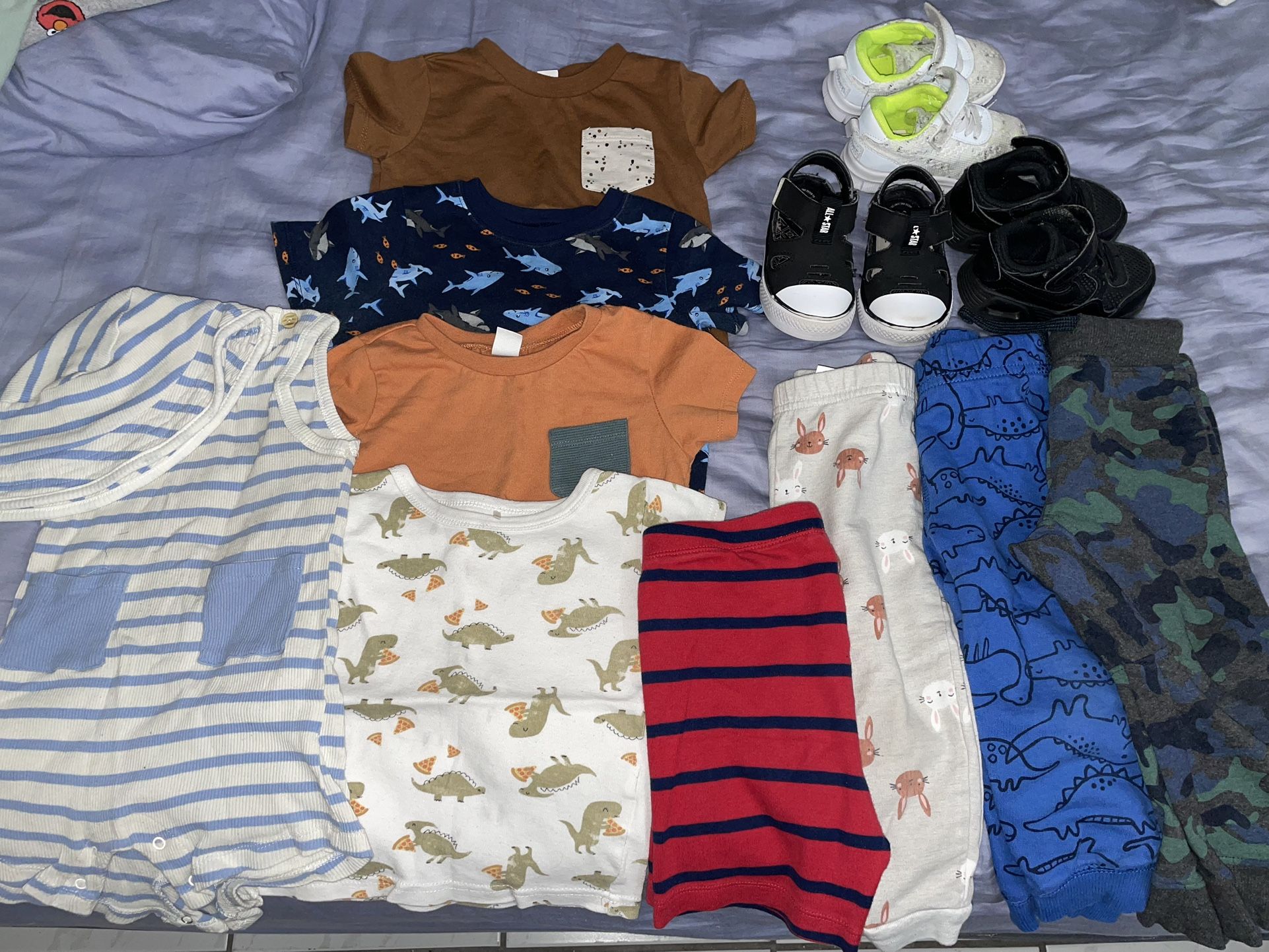 EVERYTHING IN PICS $12 - Used Clothes And Shoes //TODO POR EL PRECIO! Ropa Usada Y Zapatos