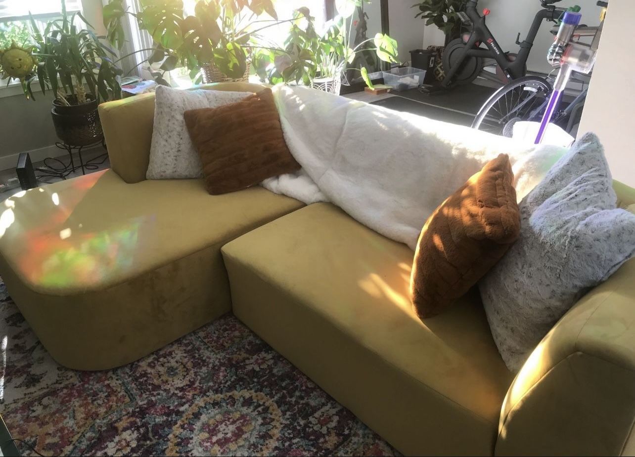 β¨ Two-Piece Yellow Velvet Sectional β¨
