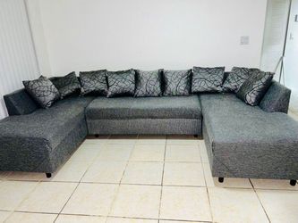 Sectional Set Brand NEW IN BLACK