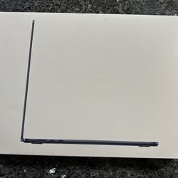 New Apple MacBook Air M3 15” 256GB Midnight