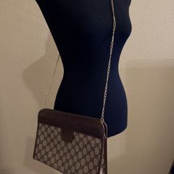 Authentic Gucci Vintage GG Supreme Clutch / Wallet – Rare Crest + FREE Detachable Chain