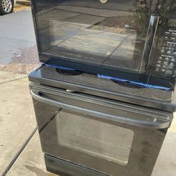 Stove & Microwave 