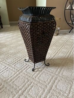 Umbrella stand/planter