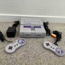 Super Nintendo Entertainment System w/ Two Controllers