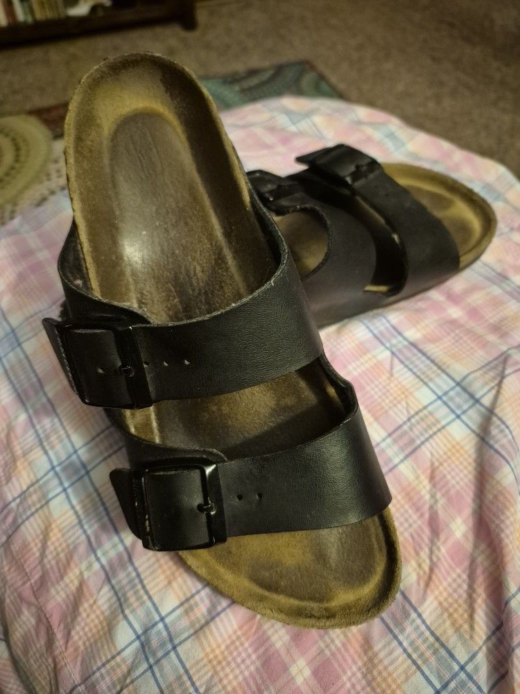BIRKENSTOCK SIZE 9 GREAT CONDITION ORIGINAL PRICE $140