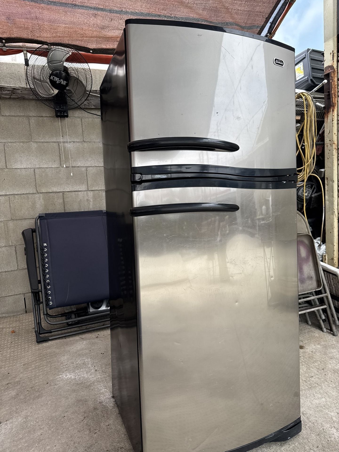 Refrigerator