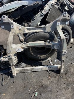 2011 Infiniti G37 Sedan Front subframe $350