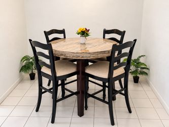 Round Dining Table + 4 Upholstered Chairs – 42-Inch Top