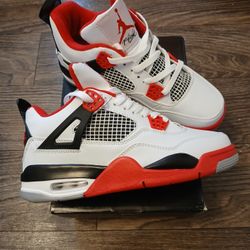 Air  Jordan 4s Size  9