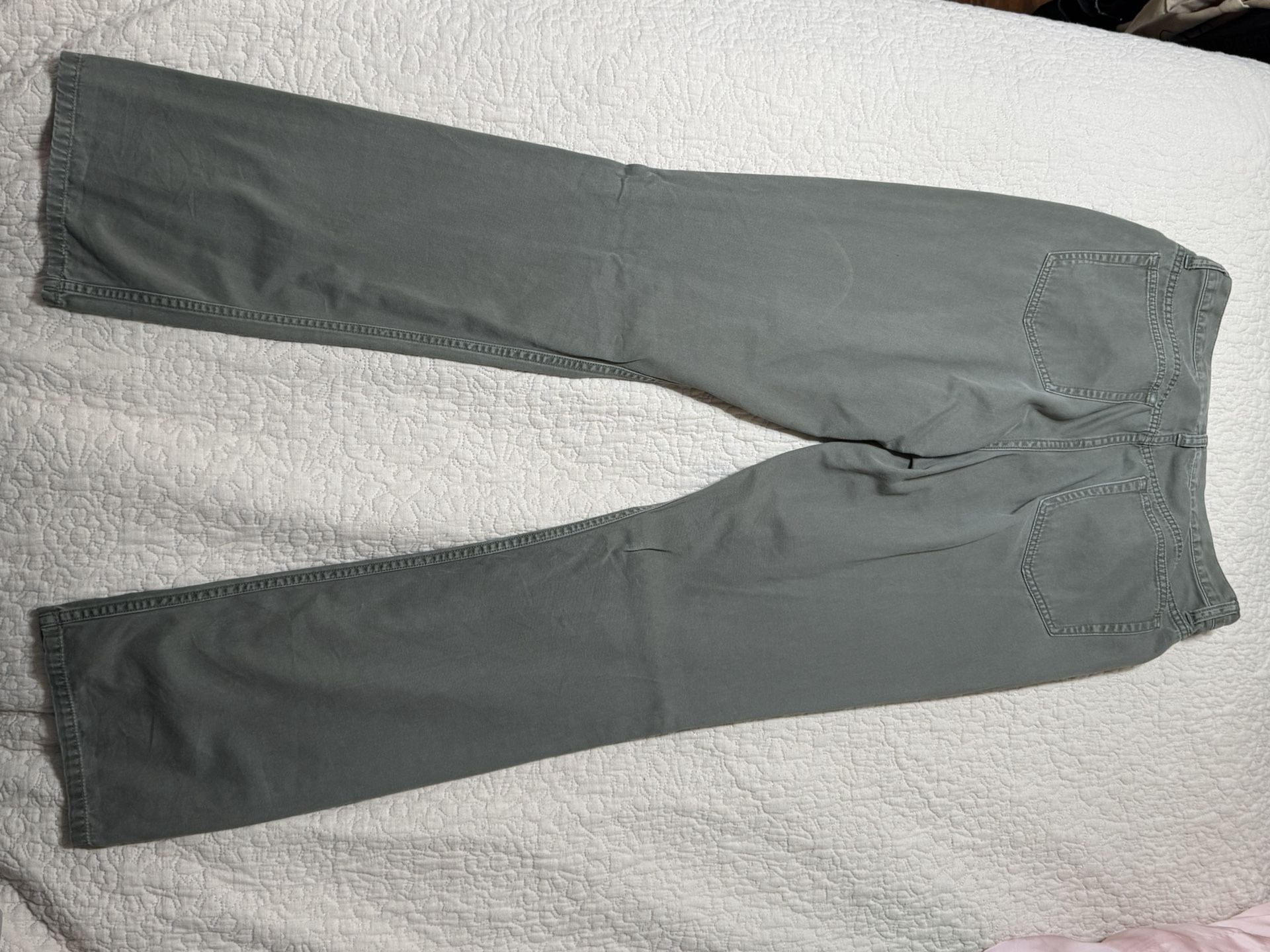 Green cargo pants