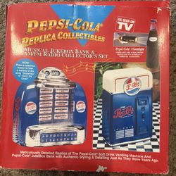Vintage Pepsi Cola Jukebox Bank/radio 