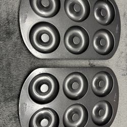 Bundle of 2 Donut Pans, only used once!  