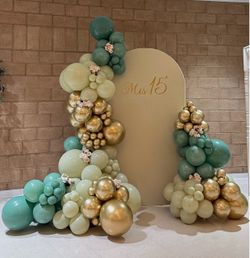 Backdrops & balloons