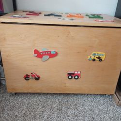 Not FREE. I'm Asking For Your Offer. Big Storage N Space. 