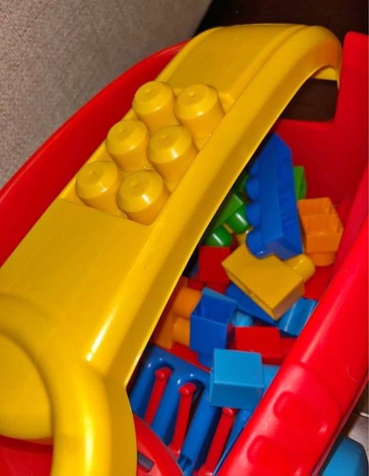 Mega Blocks Scoop Wagons