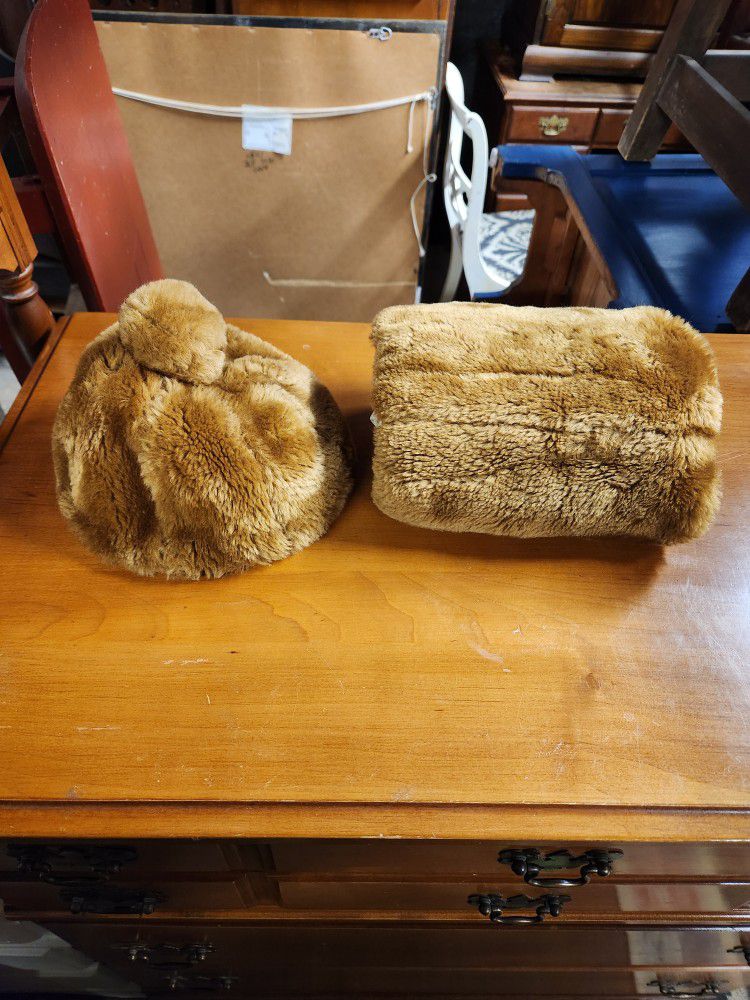 Adorable Fur Hat/Hand Warmer Set