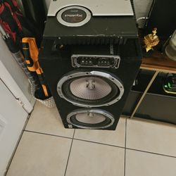 Equipo De Música Con Su Planta