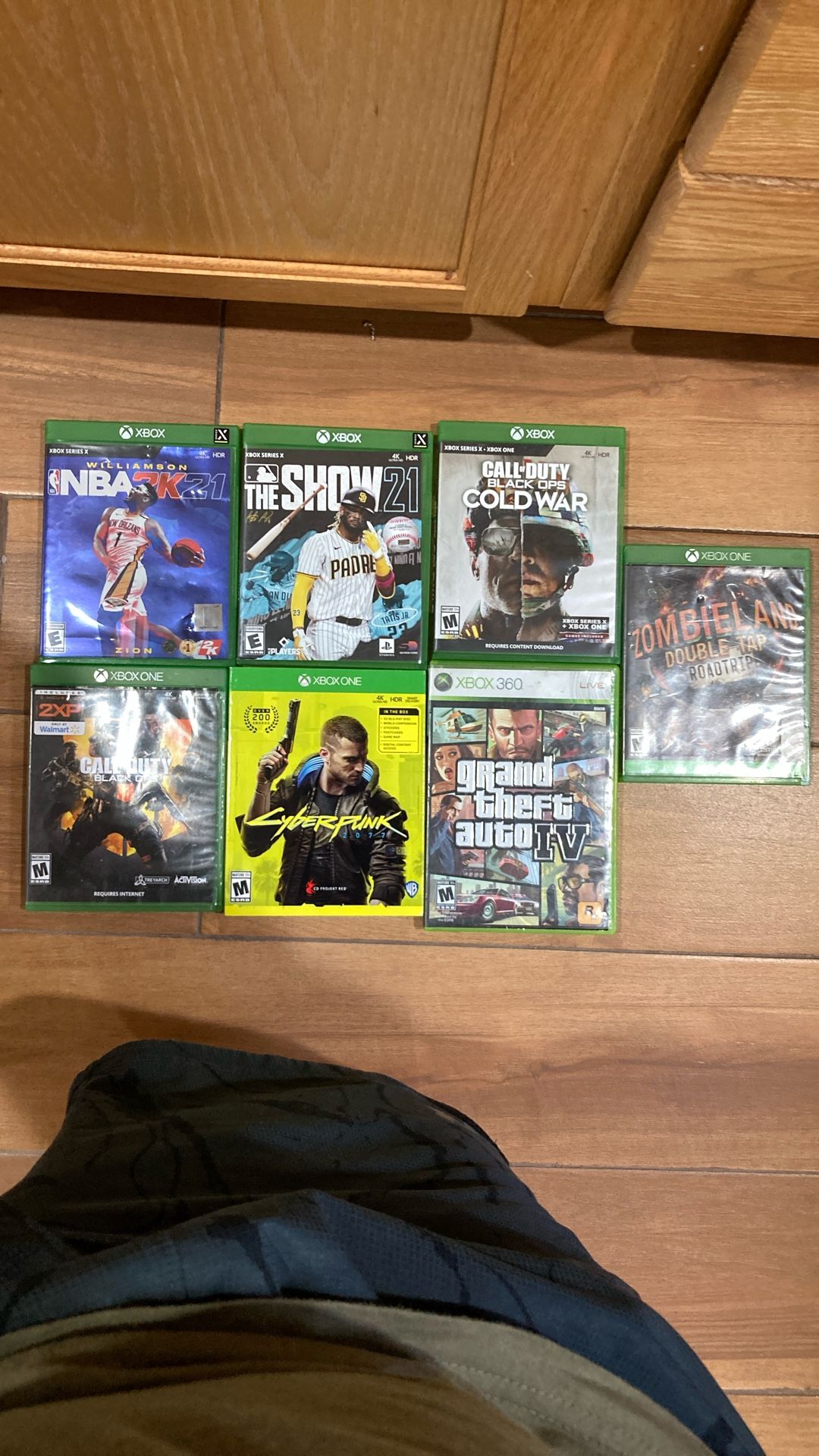 Lot of 7 Xbox One/360/series X Games GTA, COD, Cyberpunk
