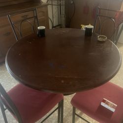 Table 4 Chairs And 2 Corner Shelves