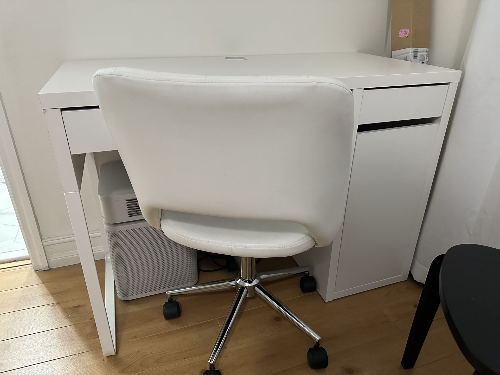 IKEA Micke White Desk Vanity With Mirror And Chair
