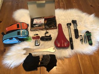 8 IMPORTANT BICYCLE ITEMS - ASSORTED BIKE NECESSITIES 