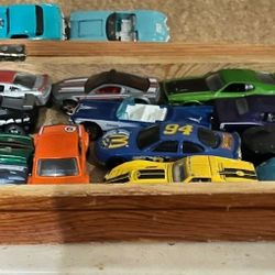 Good Condition Mixed Multi-color Toy Metal Cars 
Lot of 16 
$25 Ob