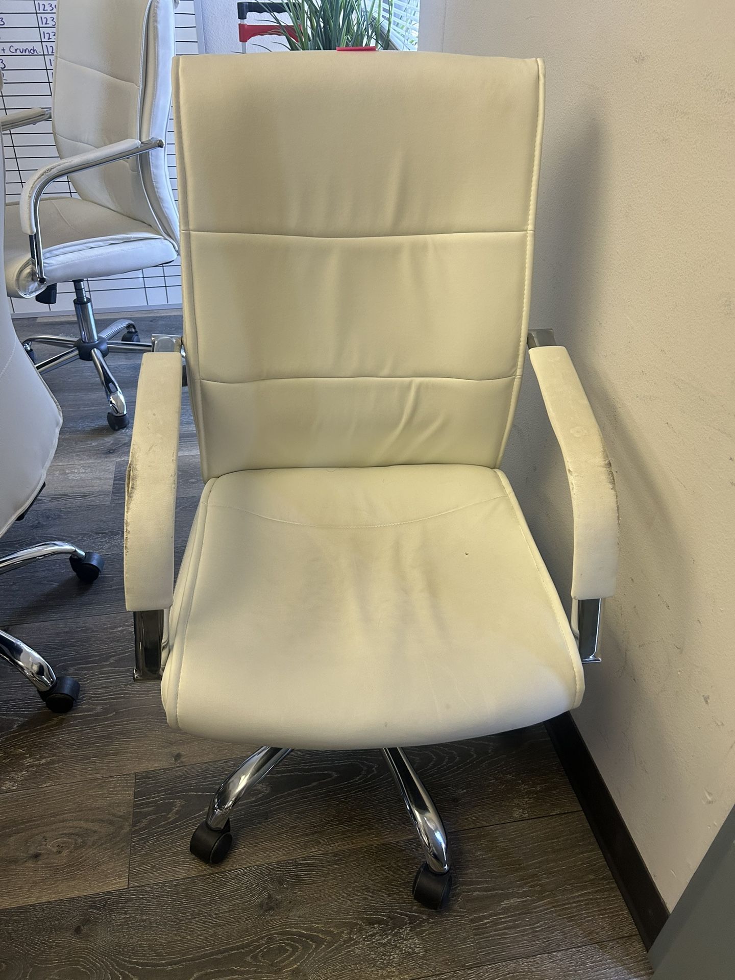 Office Chairs 
