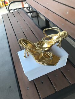Miss Lola gold high heels size 6