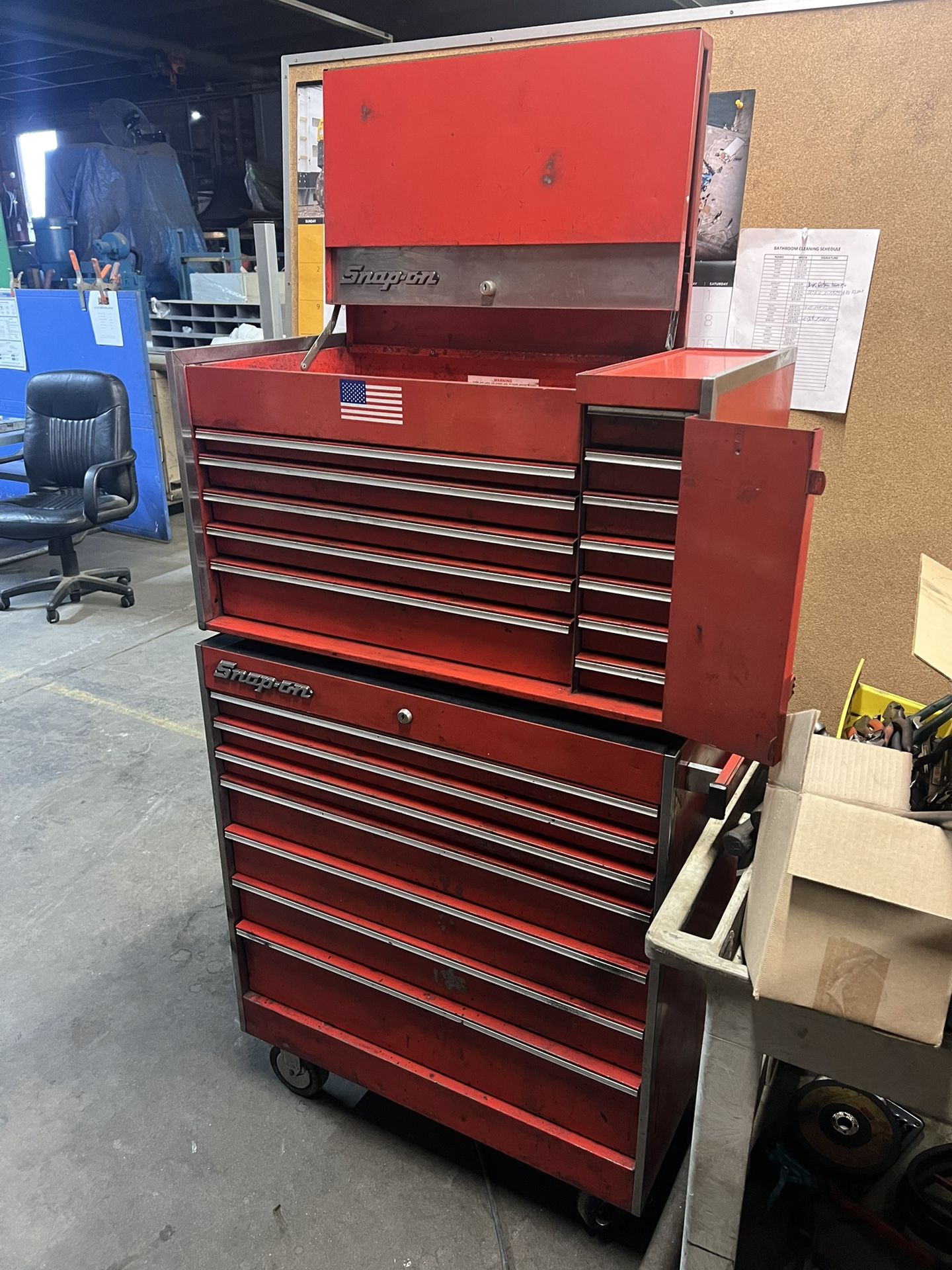 SNAP ON TOOL BOX