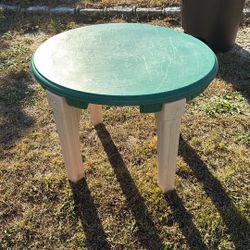 PLASTIC OVAL KIDS TABLE