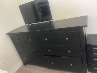 IKEA HEMNES 8-Drawer Dresser – Black
