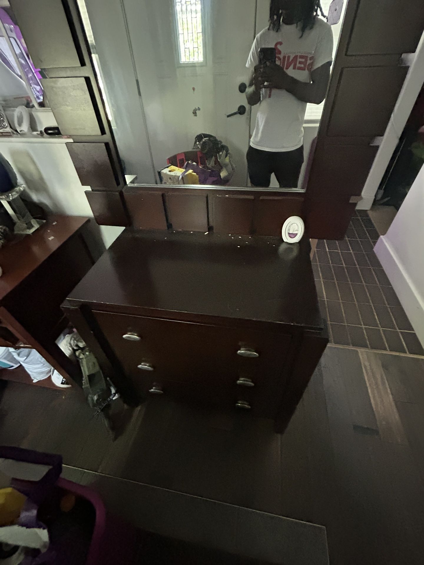 Small Dresser With Mirror On It
