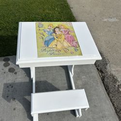 Adorable Disney Princess Theme Desk