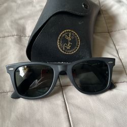 Ray-Ban Wayfarer Sunglasses & Case
