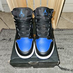 Jordan 1 MID