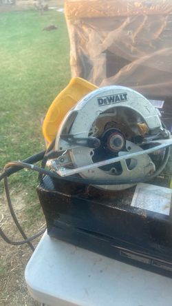 DEWALT 15-Amp 7-1/4 in. Circular Saw