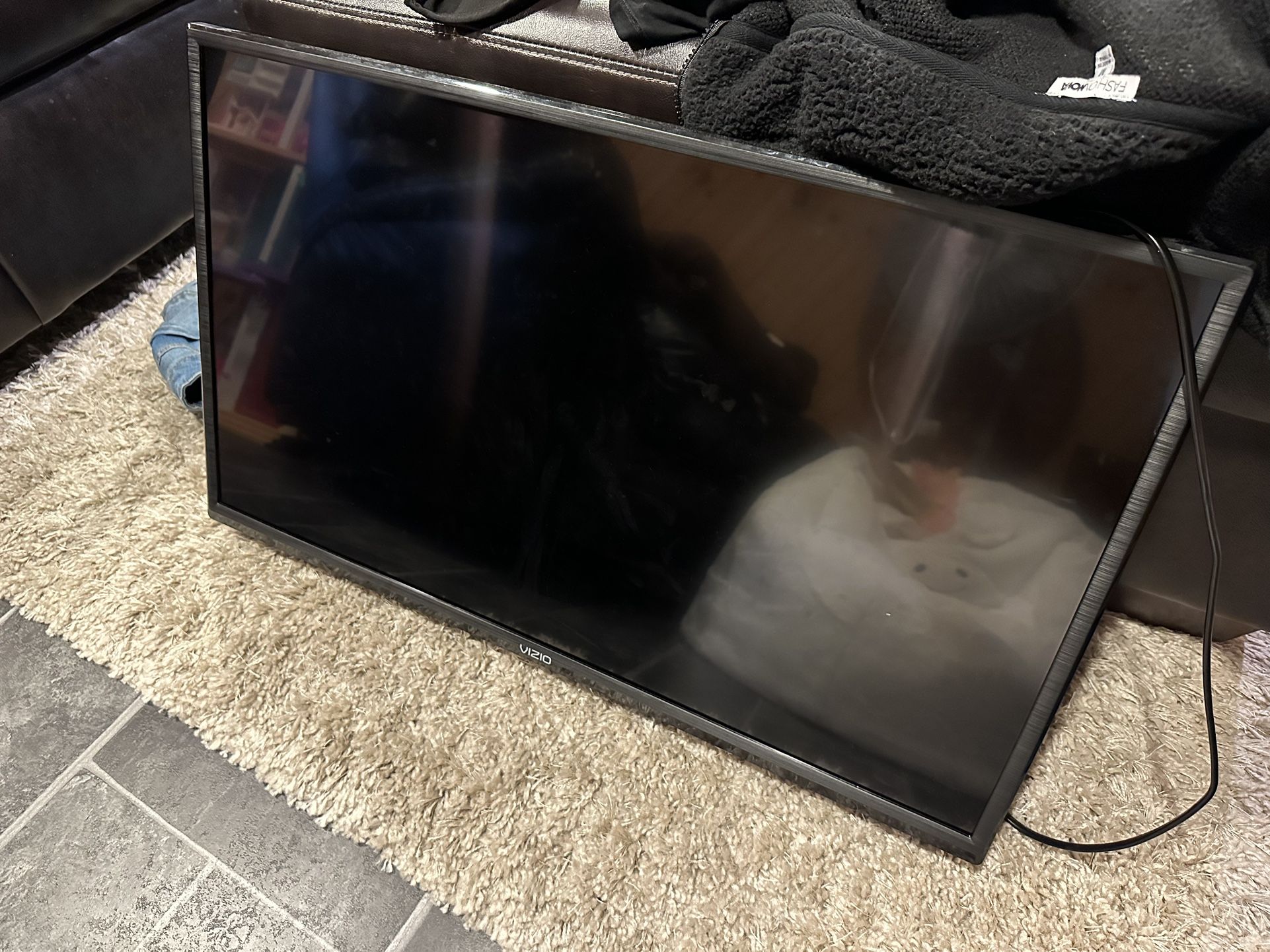 32” VIZIO TV