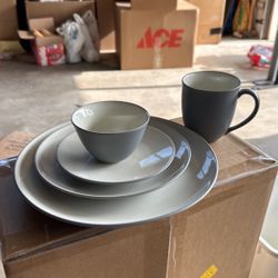 Plates Set